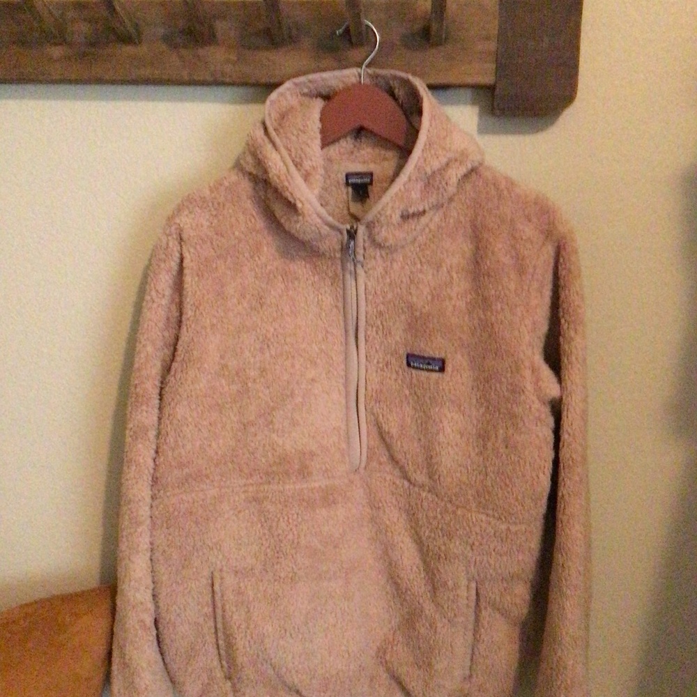 Light Peach Patagonia hooded pull over